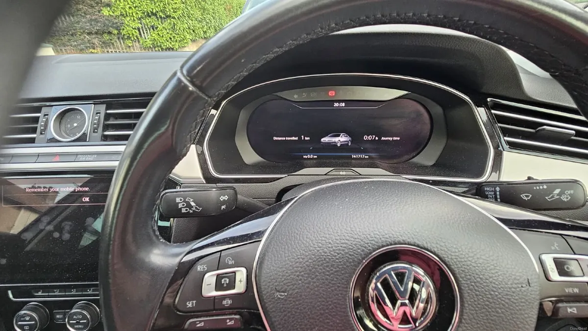 Volkswagen Passat 2019 - Image 6