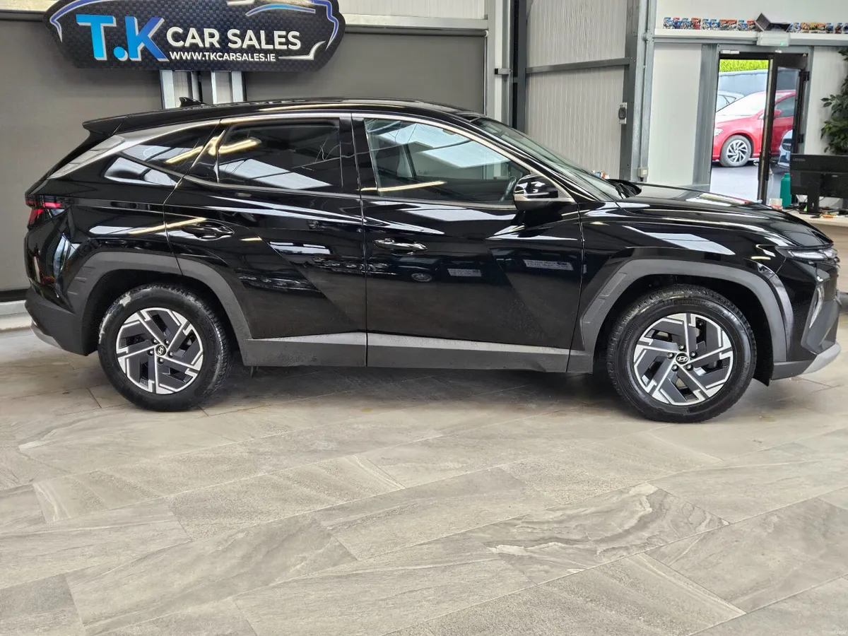 242 HYUNDAI TUCSON COMFORT PLUS - Image 3
