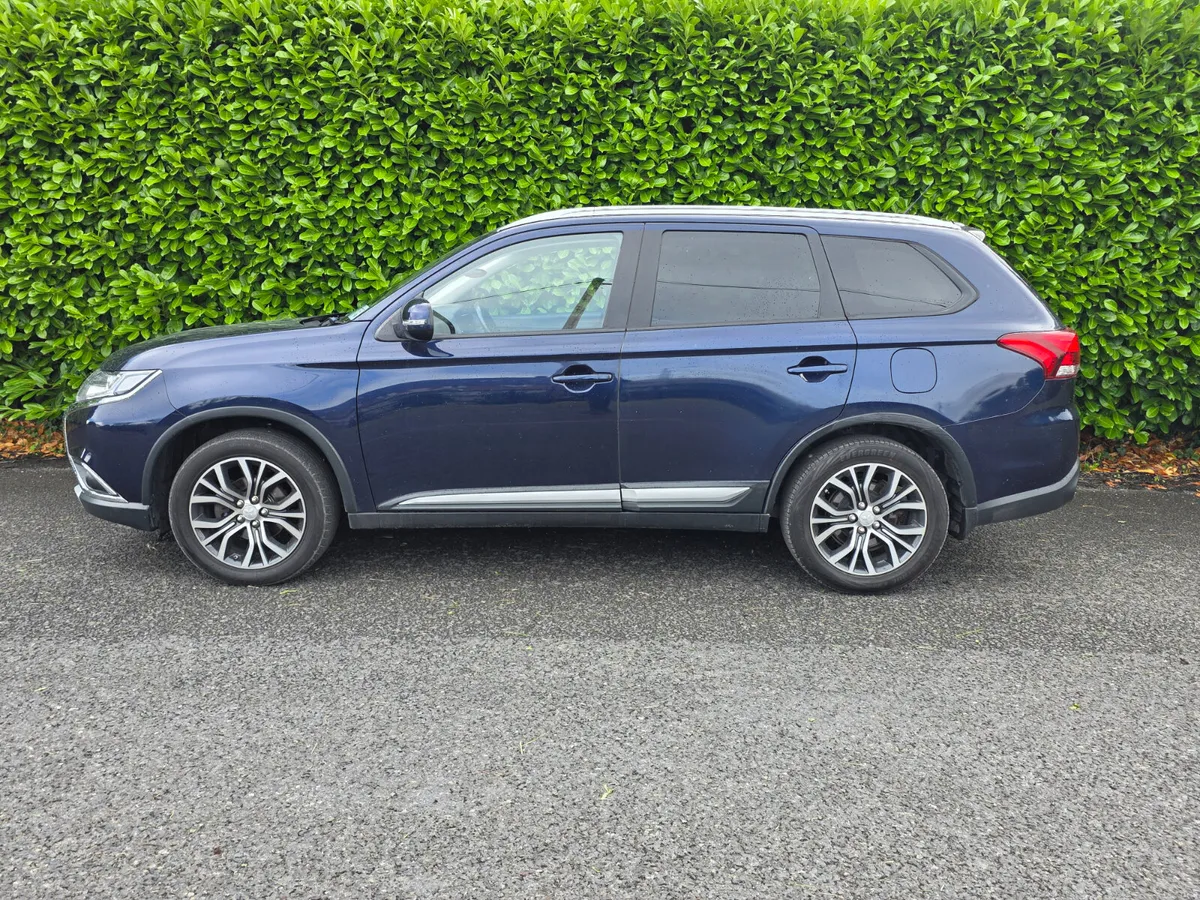2016 Mitsubishi Outlander 2.2 DI-D 4x4 – 7 Seater - Image 4