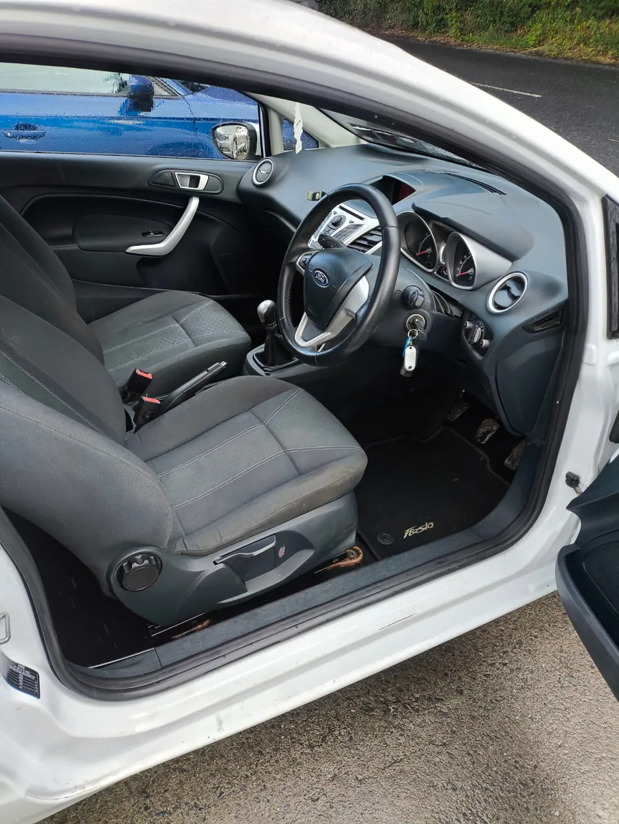 Ford Fiesta 2012 - Image 4