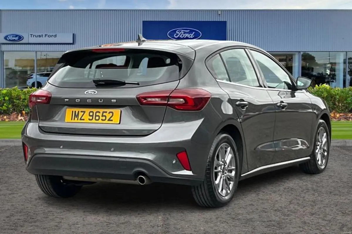 Ford Focus 1.0T EcoBoost MHEV Titanium Hatchback 5 - Image 4