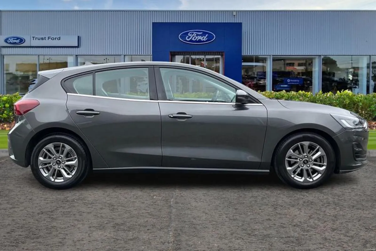 Ford Focus 1.0T EcoBoost MHEV Titanium Hatchback 5 - Image 3