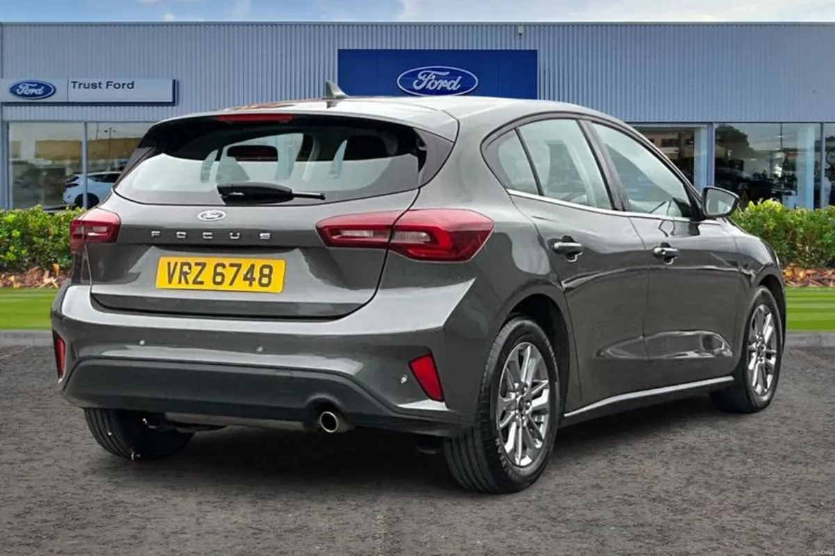Ford Focus 1.0T EcoBoost MHEV Titanium Hatchback 5 - Image 4