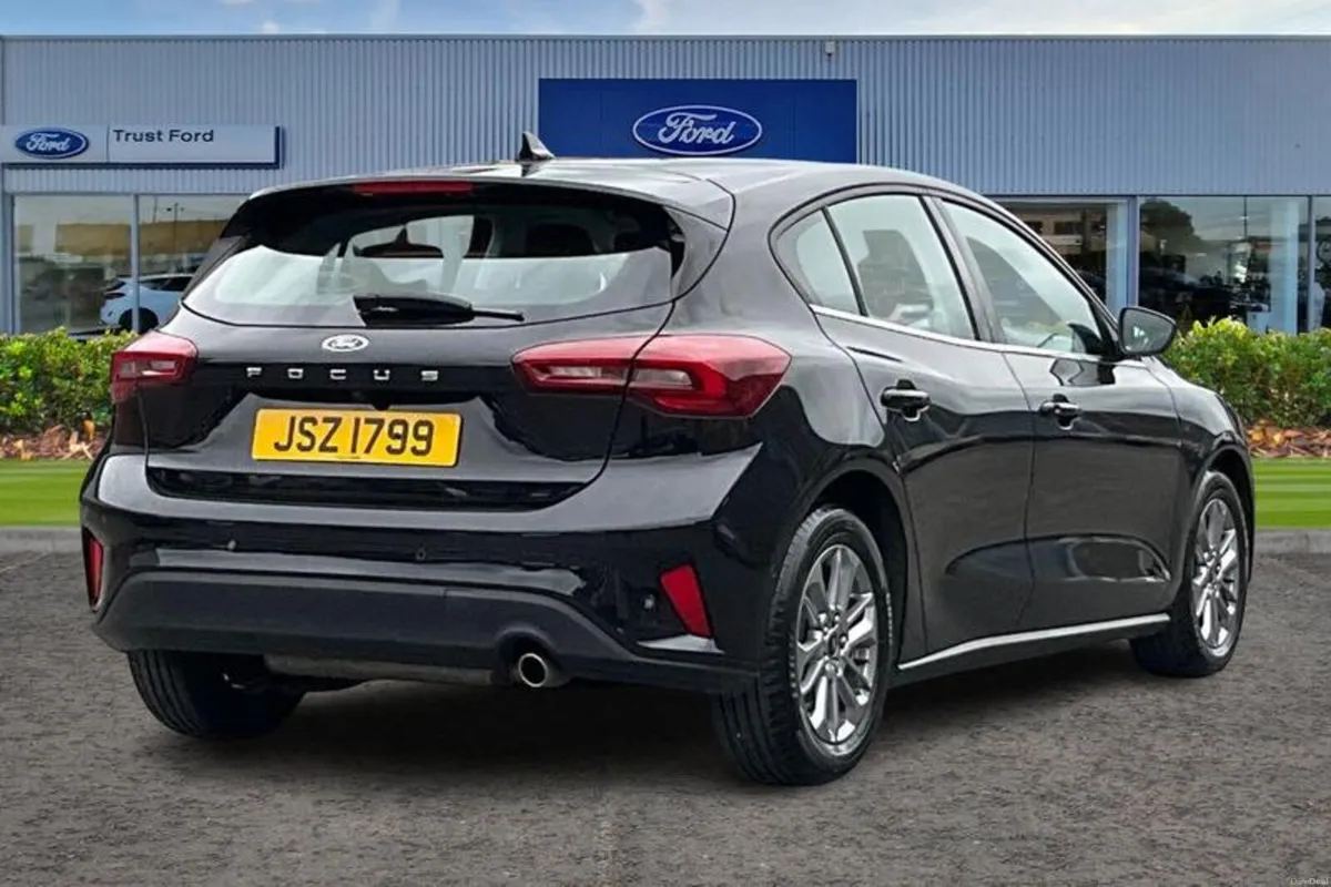 Ford Focus 1.0T EcoBoost MHEV Titanium Hatchback 5 - Image 4