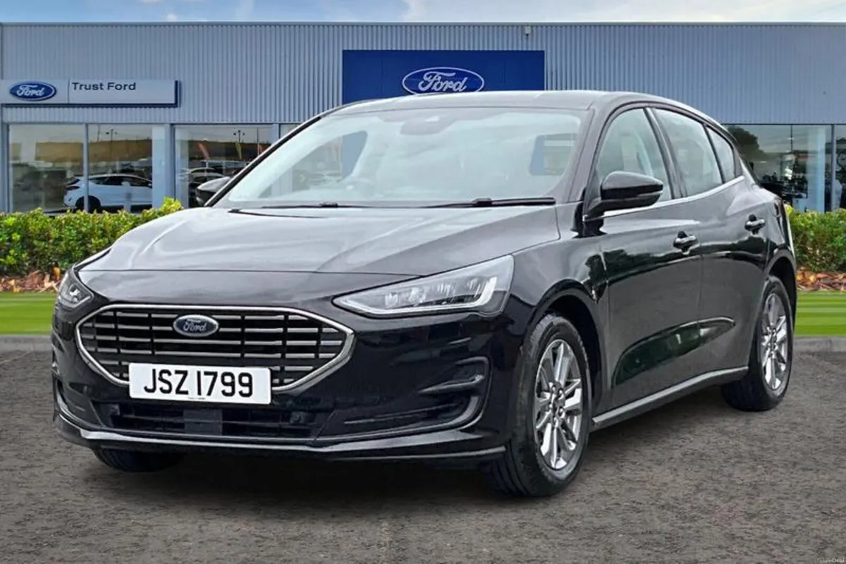 Ford Focus 1.0T EcoBoost MHEV Titanium Hatchback 5 - Image 5