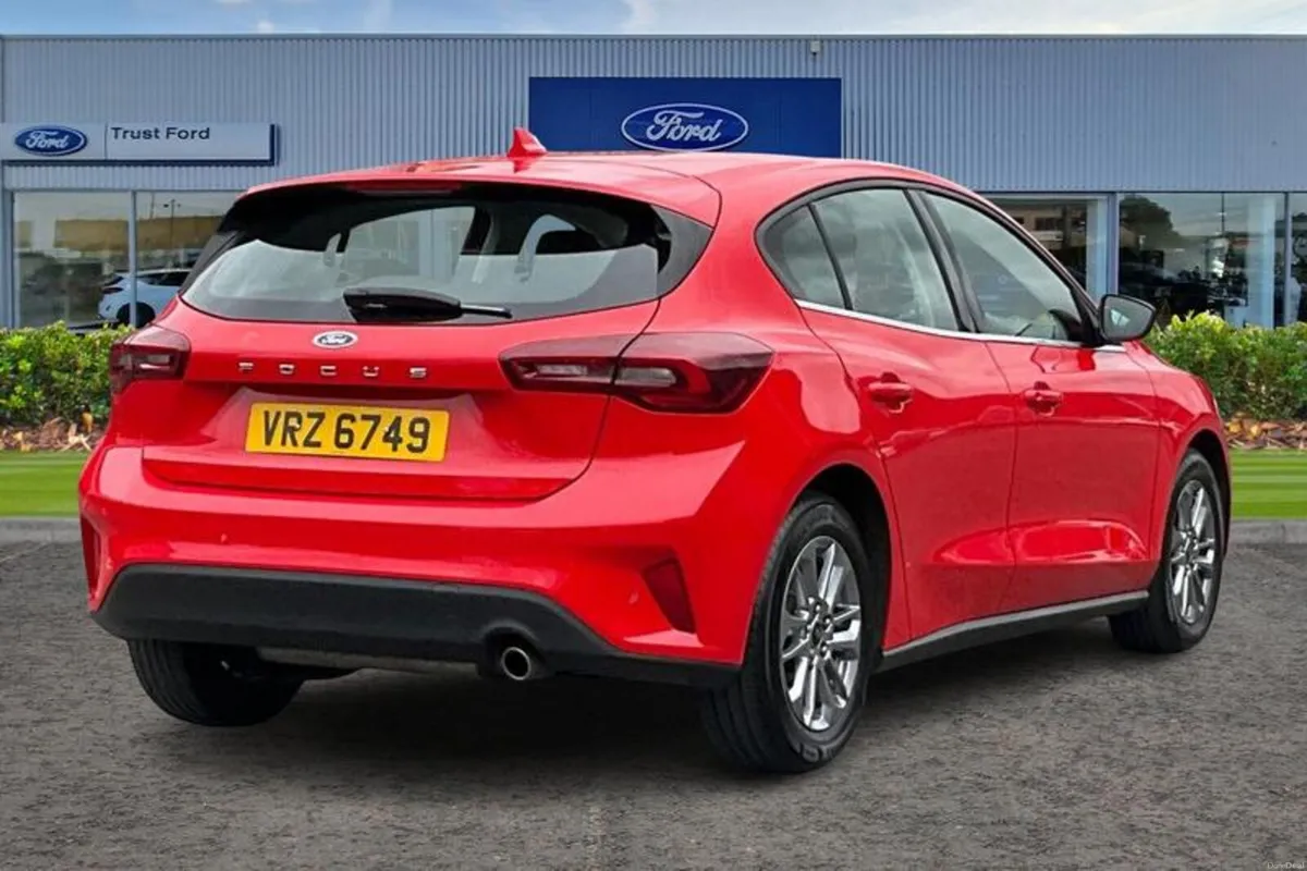 Ford Focus 1.0T EcoBoost MHEV Titanium Hatchback 5 - Image 4
