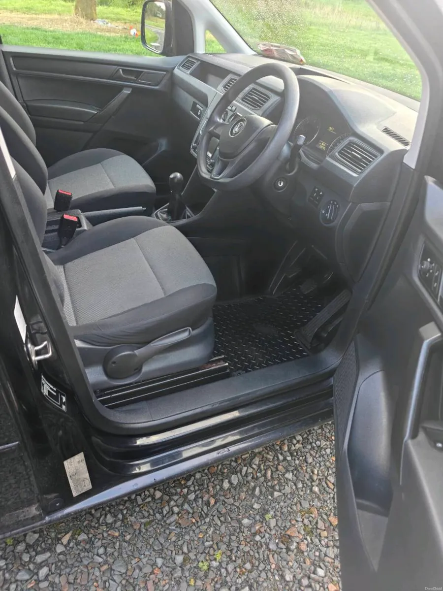 Volkswagen Caddy Highline 2.0ltr - Image 2