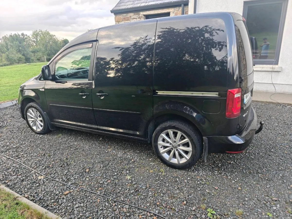 Volkswagen Caddy Highline 2.0ltr - Image 5