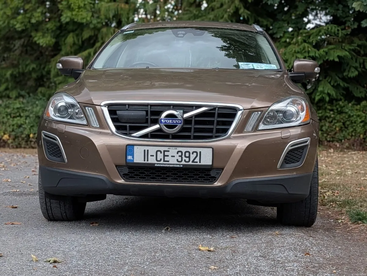 2011 VOLVO XC60 2.4 D5 SE LUXURY 5DR AWD PRO P.P. - Image 2