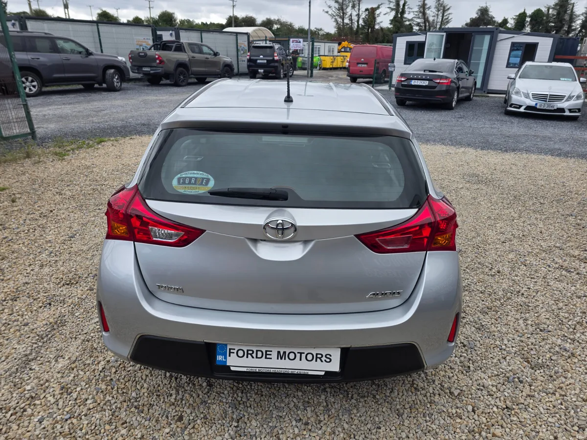 Toyota Auris Diesel Automatic 2013 - Image 5