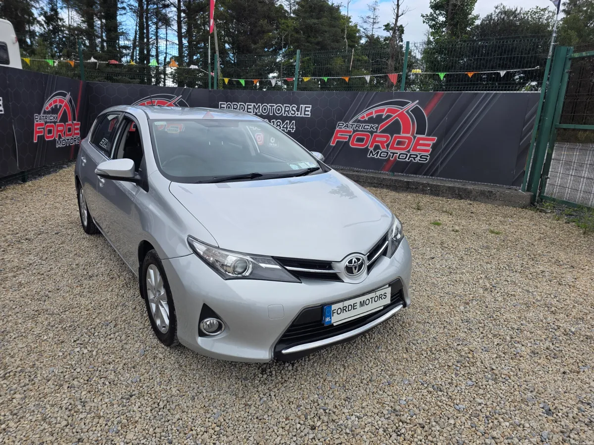 Toyota Auris Diesel Automatic 2013 - Image 1