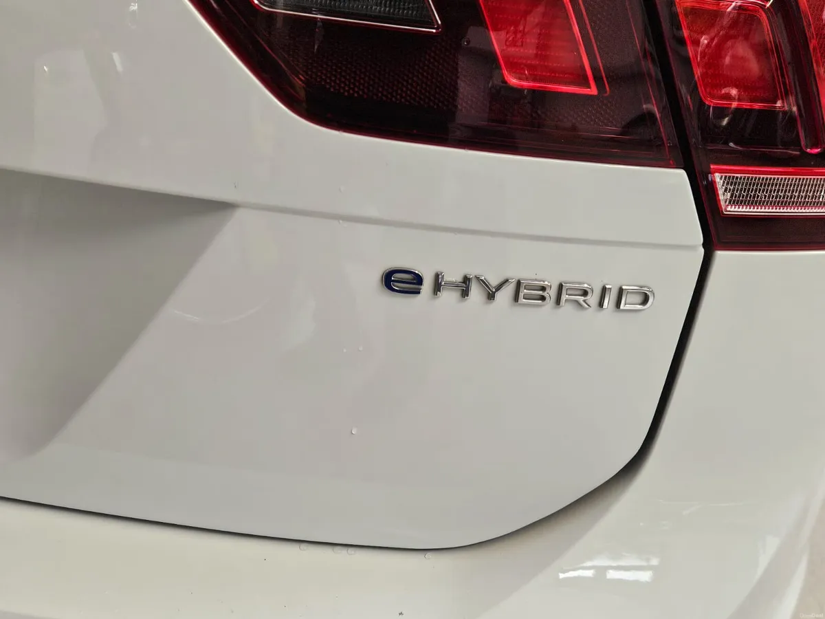 232 VOLKSWAGEN TIGUAN R-LINE PLUG IN HYBRID - Image 4