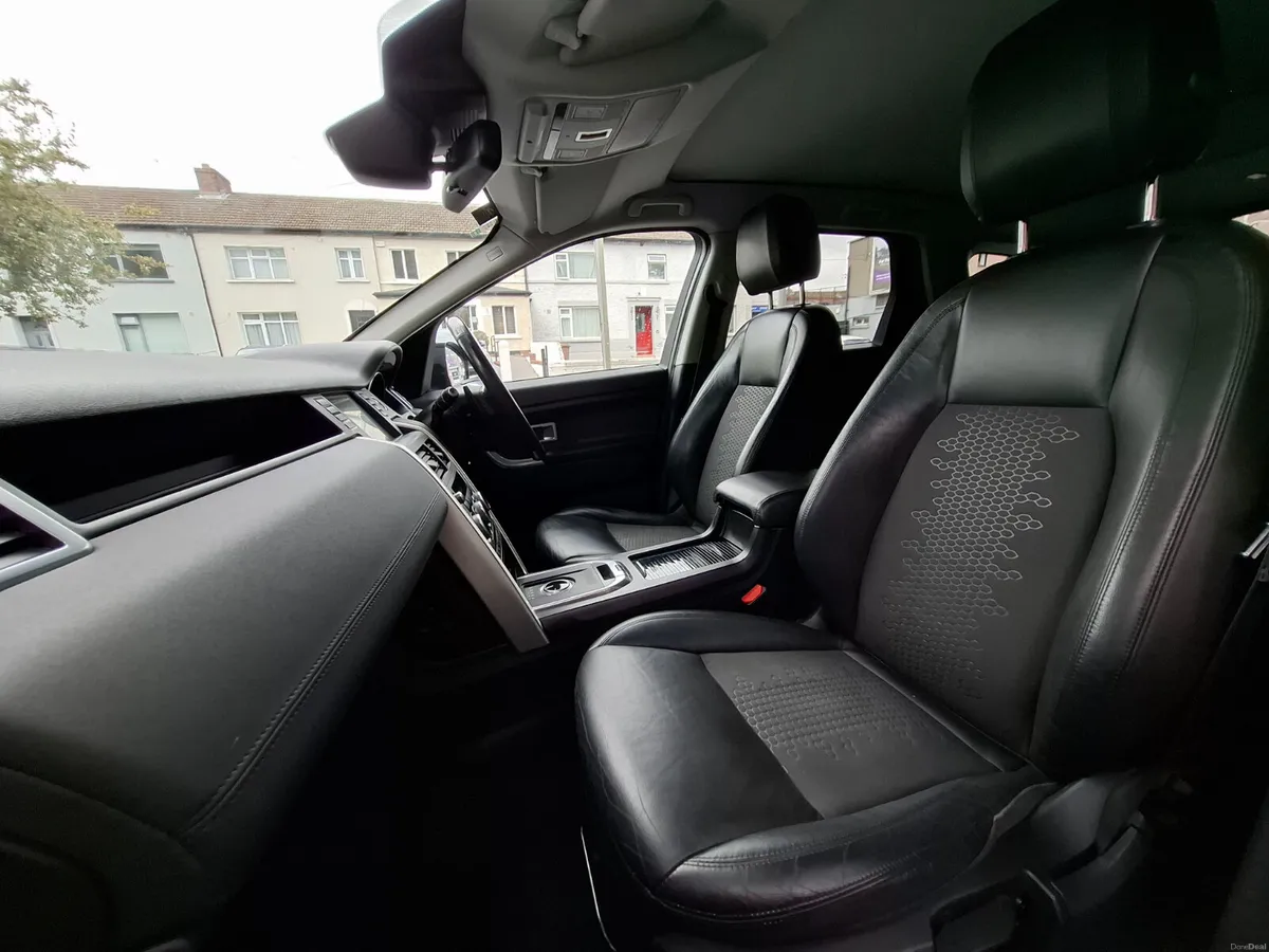 2018 LAND ROVER DISCOVERY SPORT 7 SEAT - Image 2