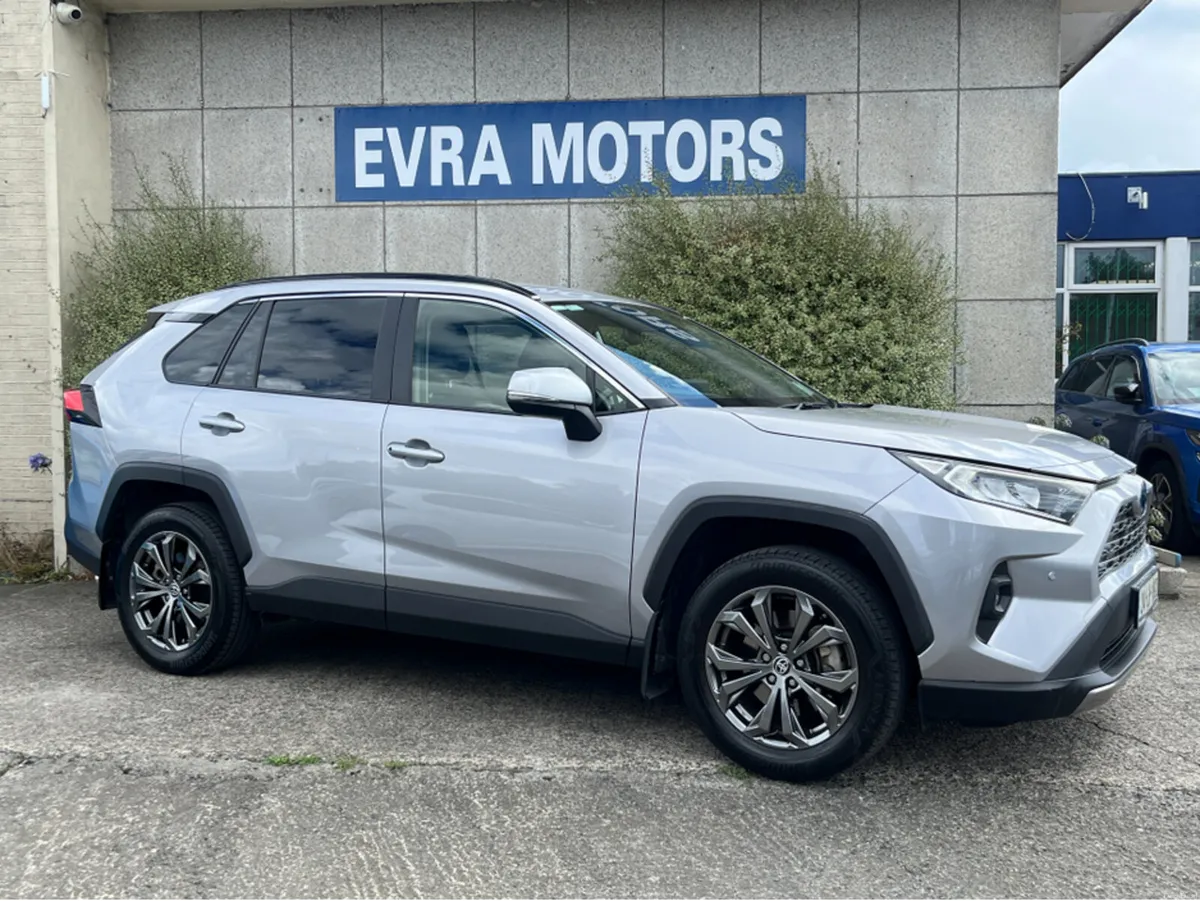 Toyota RAV4 SOL HYBRID AUTOMATIC 2.5 PETROL //HIGH - Image 3