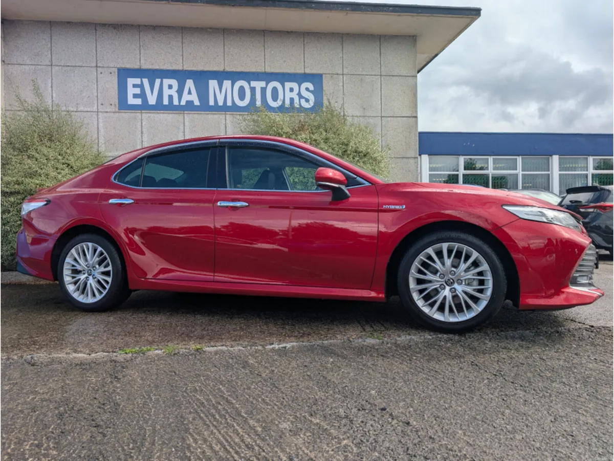 Toyota Camry G AUTOMATIC HYBRID 2.5 PETROL //HIGH - Image 3