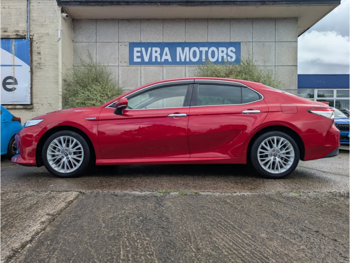 Toyota Camry G AUTOMATIC HYBRID 2.5 PETROL //HIGH - Image 5