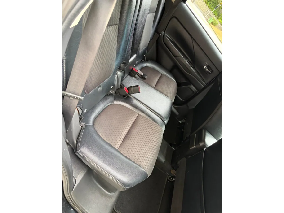Mitsubishi Outlander 2.0 GX3H PHEV 160BHP 5DR AUTO - Image 5