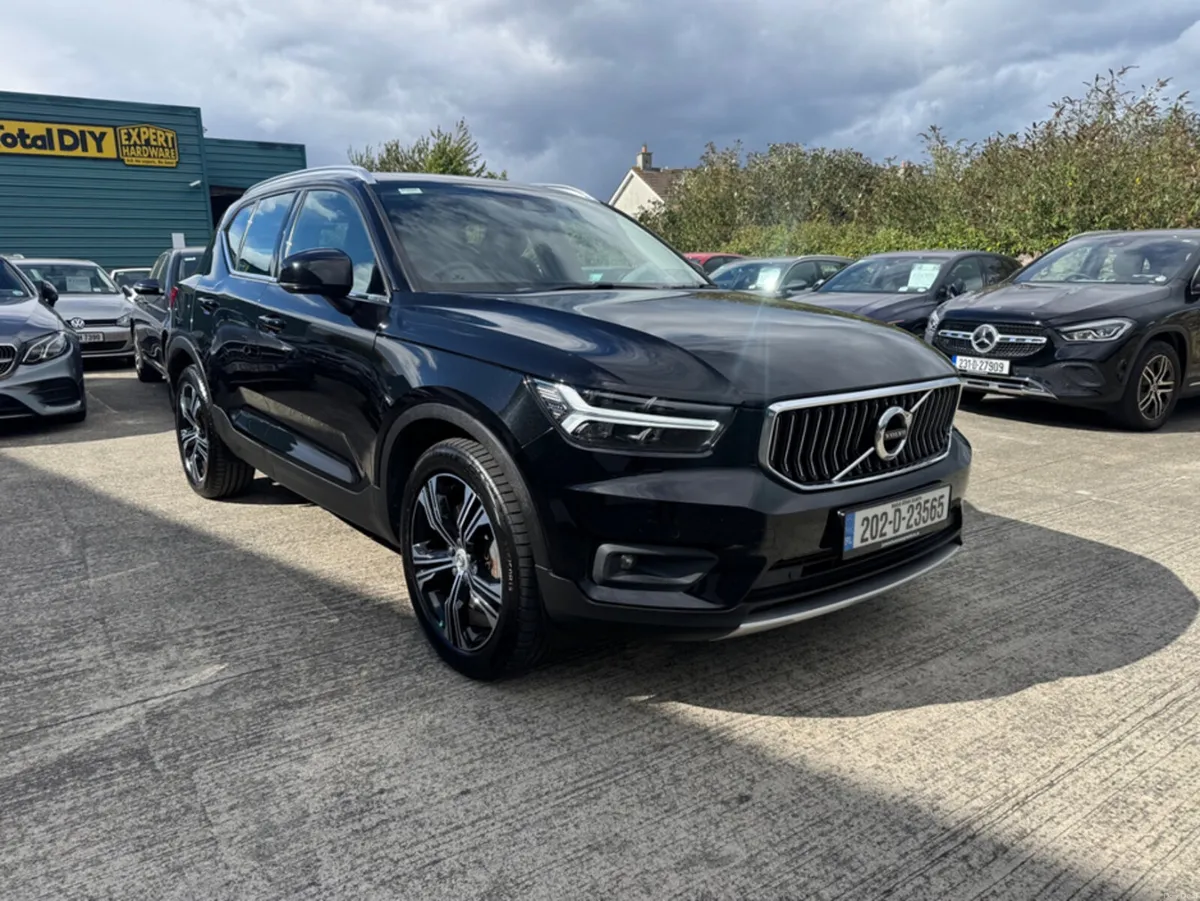 Volvo XC40 1.5 T5 INSCRIPTION PHEV 5 5DR A - Image 2