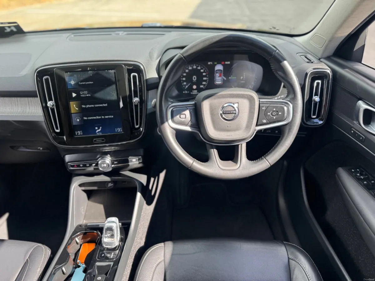 Volvo XC40 1.5 T5 INSCRIPTION PHEV 5 5DR A - Image 6