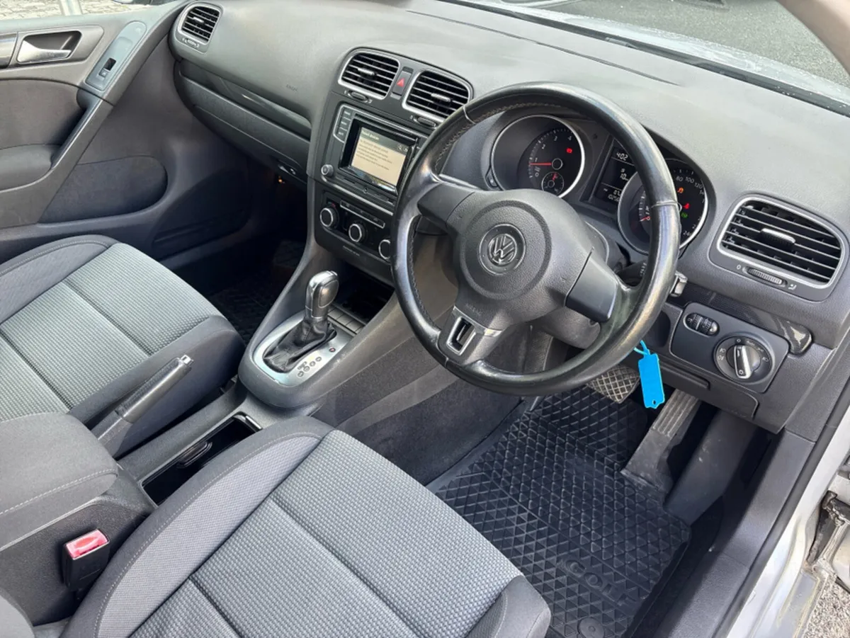 Volkswagen Golf Petrol Automatic - Image 6