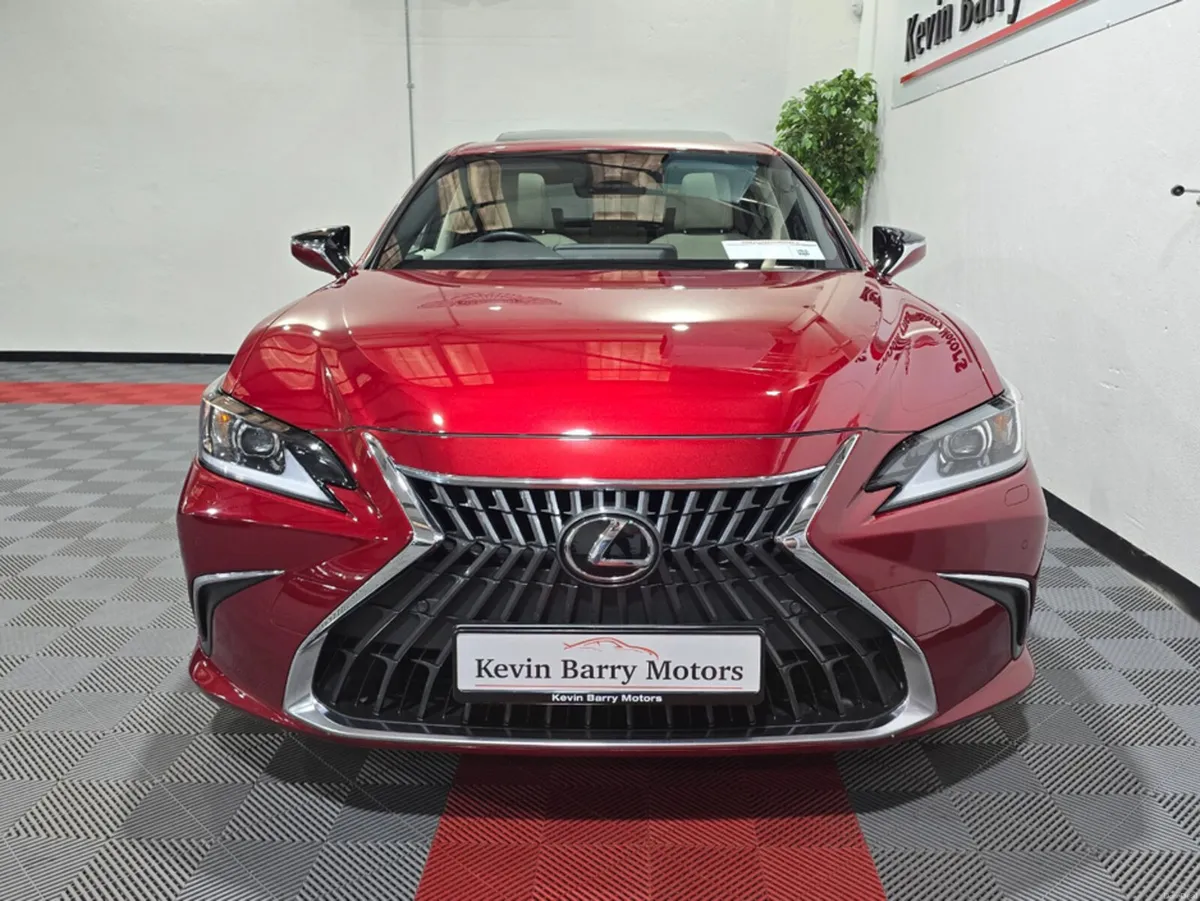 Lexus ES **DEPOSIT TAKEN** - Image 2