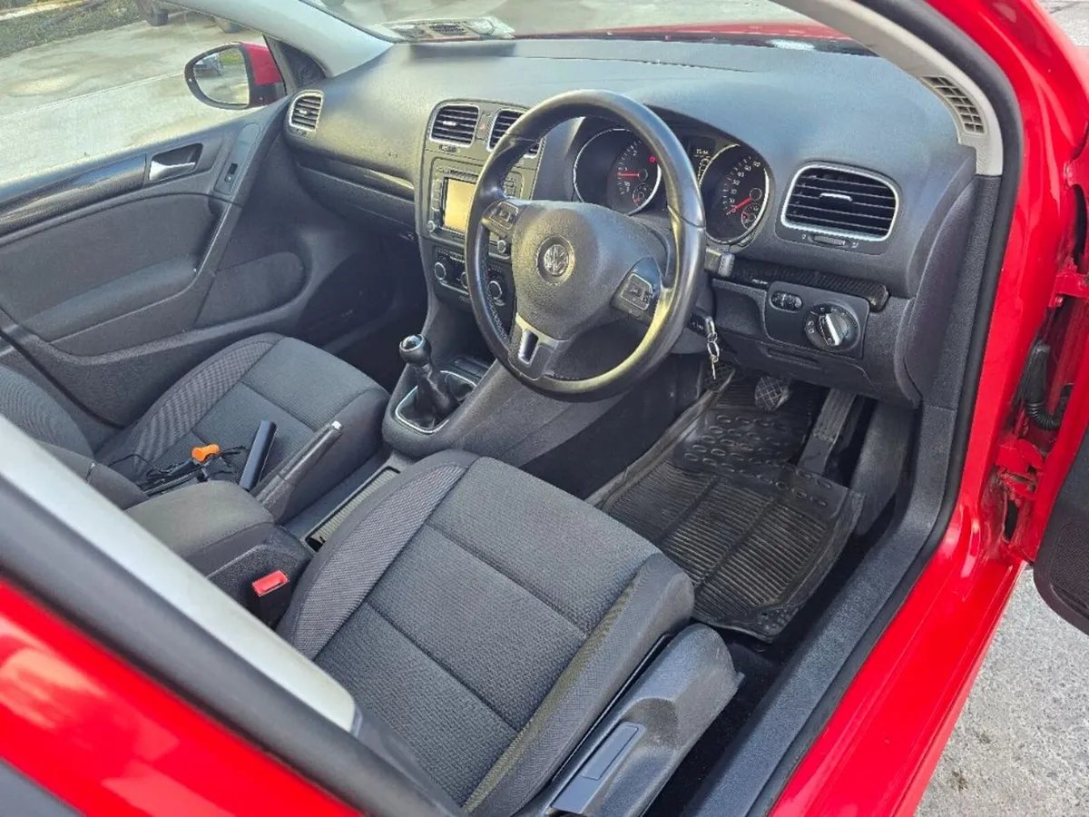 Volkswagen Golf 2012 - Image 2