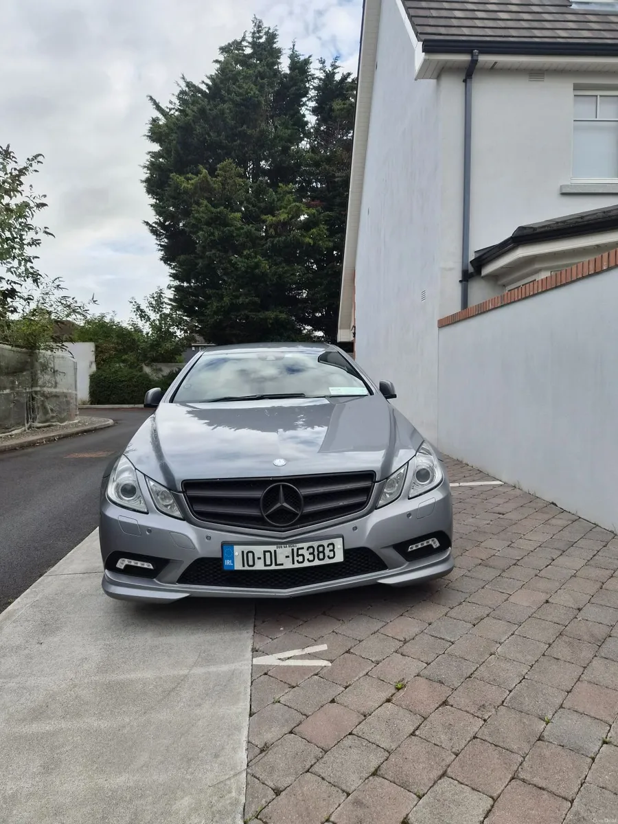 Mercedes-Benz E-Class 2010 - Image 2