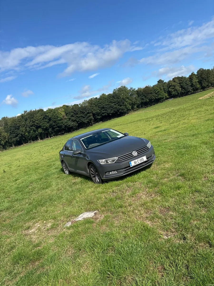 Volkswagen Passat - Image 2