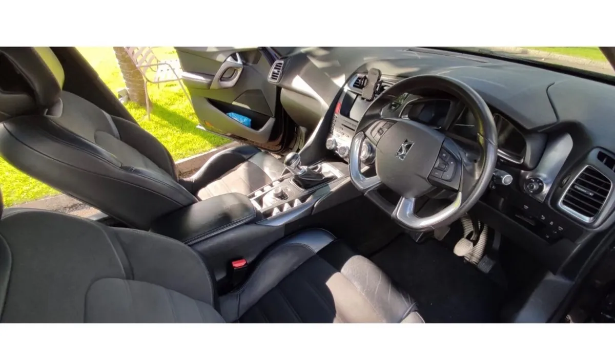 Citreon DS Automobiles DS 5 2015 - Image 4
