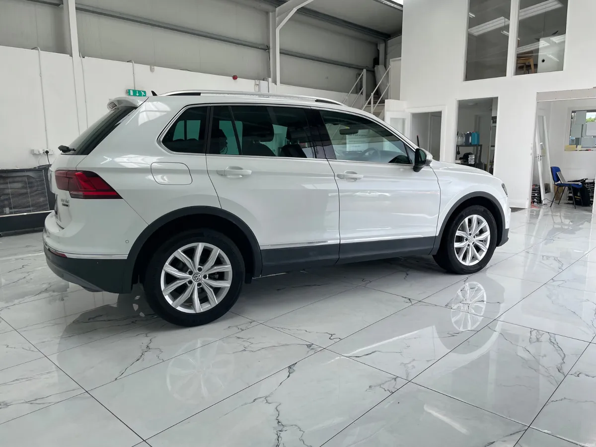 2019 VW Tiguan 2.0 tdi Highline 4 Motion - Image 3