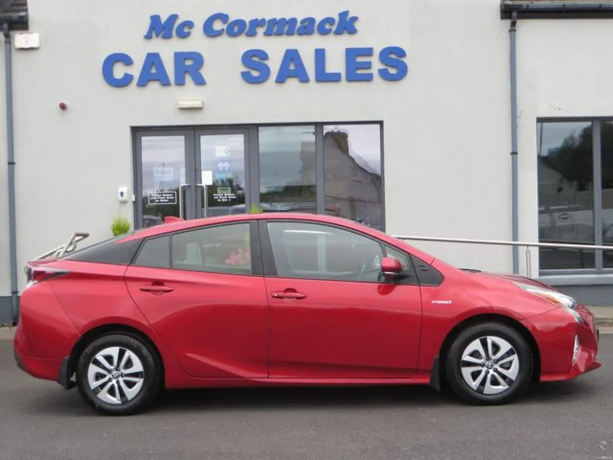 Toyota Prius 1.8 Hybrid Business Edition - Image 2