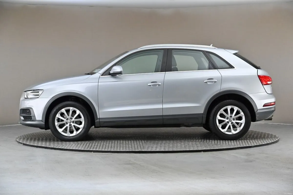 Audi Q3 1.4 TFSI COD 150BHP S-TRONIC SE **FULL LEA - Image 5