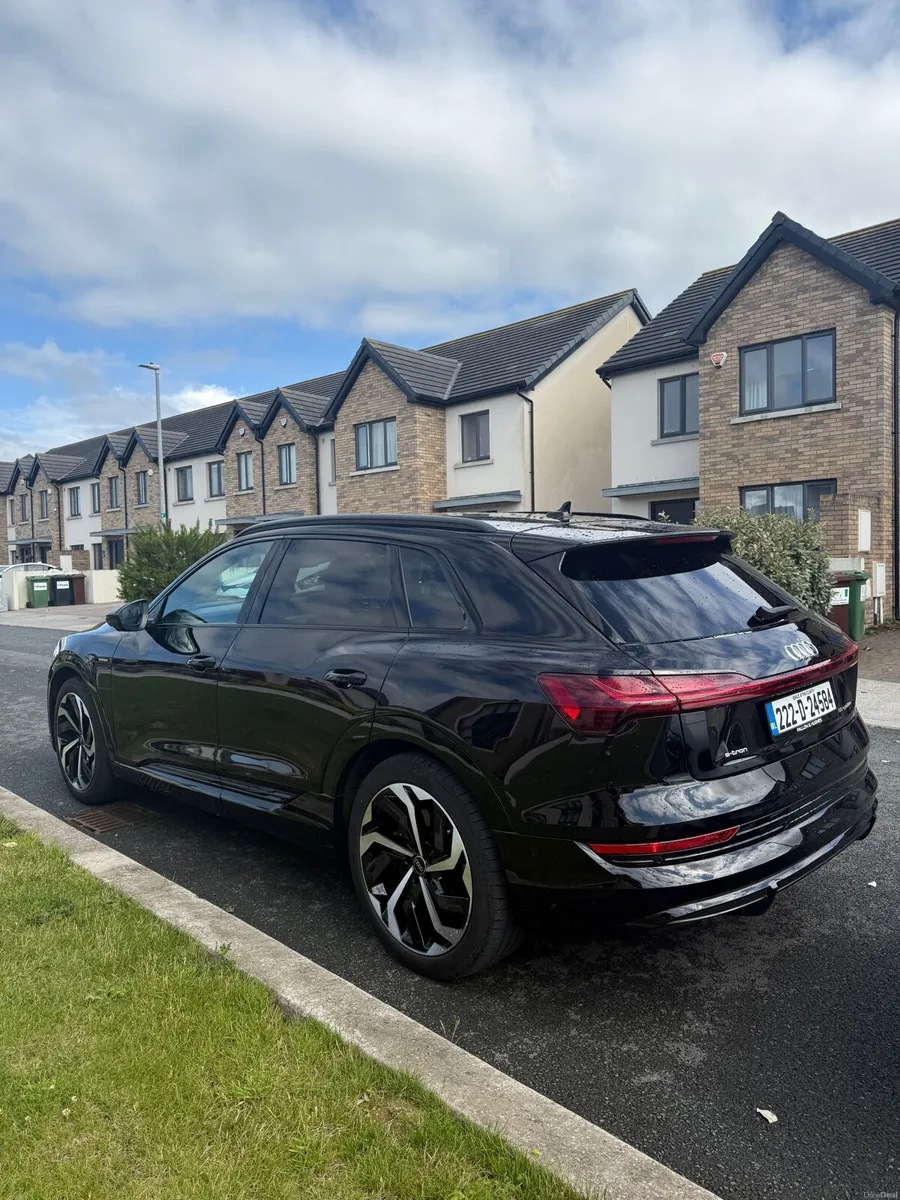 AUDI ETRON 50 QUATTRO BLACK EDITION - Image 4