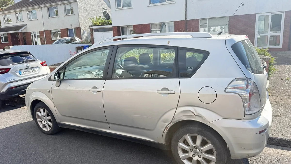 Toyota Corolla Verso - Image 5