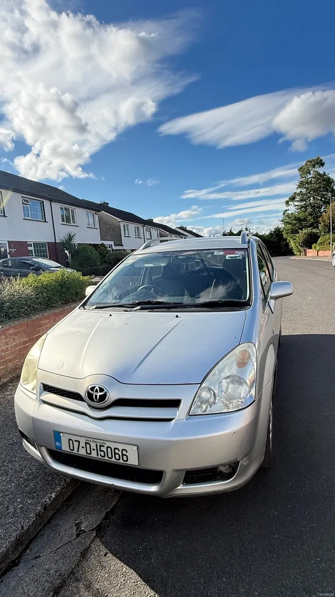 Toyota Corolla Verso - Image 1