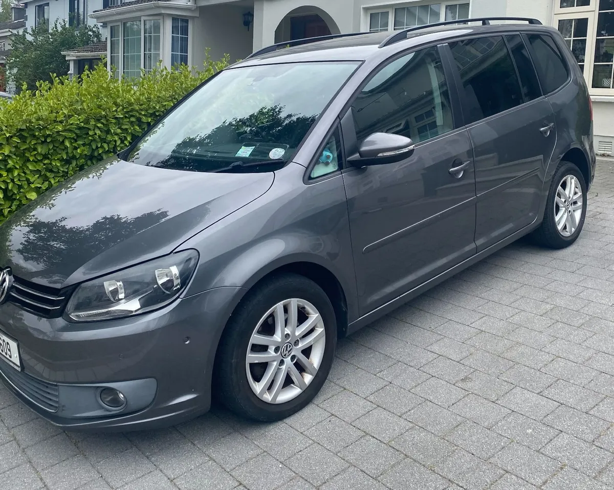 Volkswagen Touran 2011 - Image 4