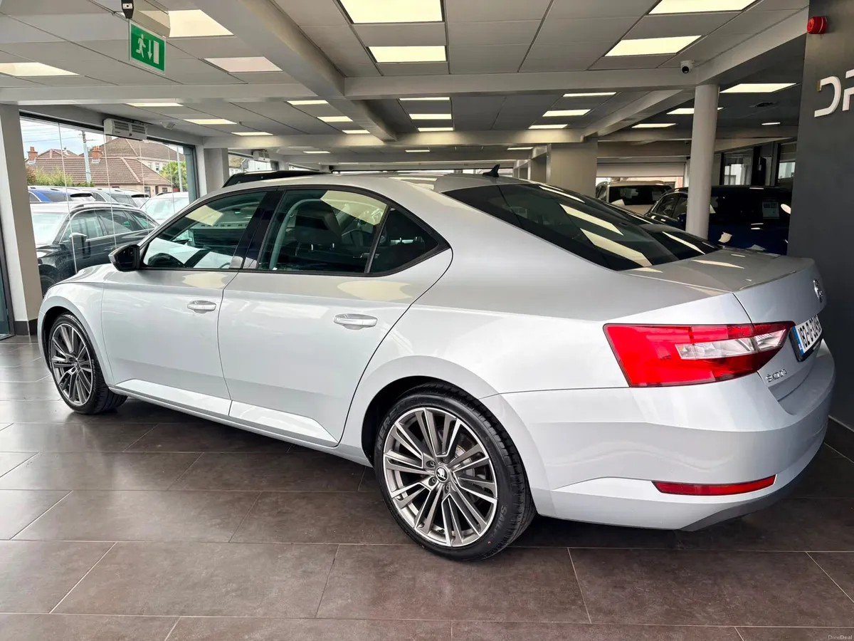 182d Skoda Superb 2.0 TDI DSG***1 Year Warranty ** - Image 2