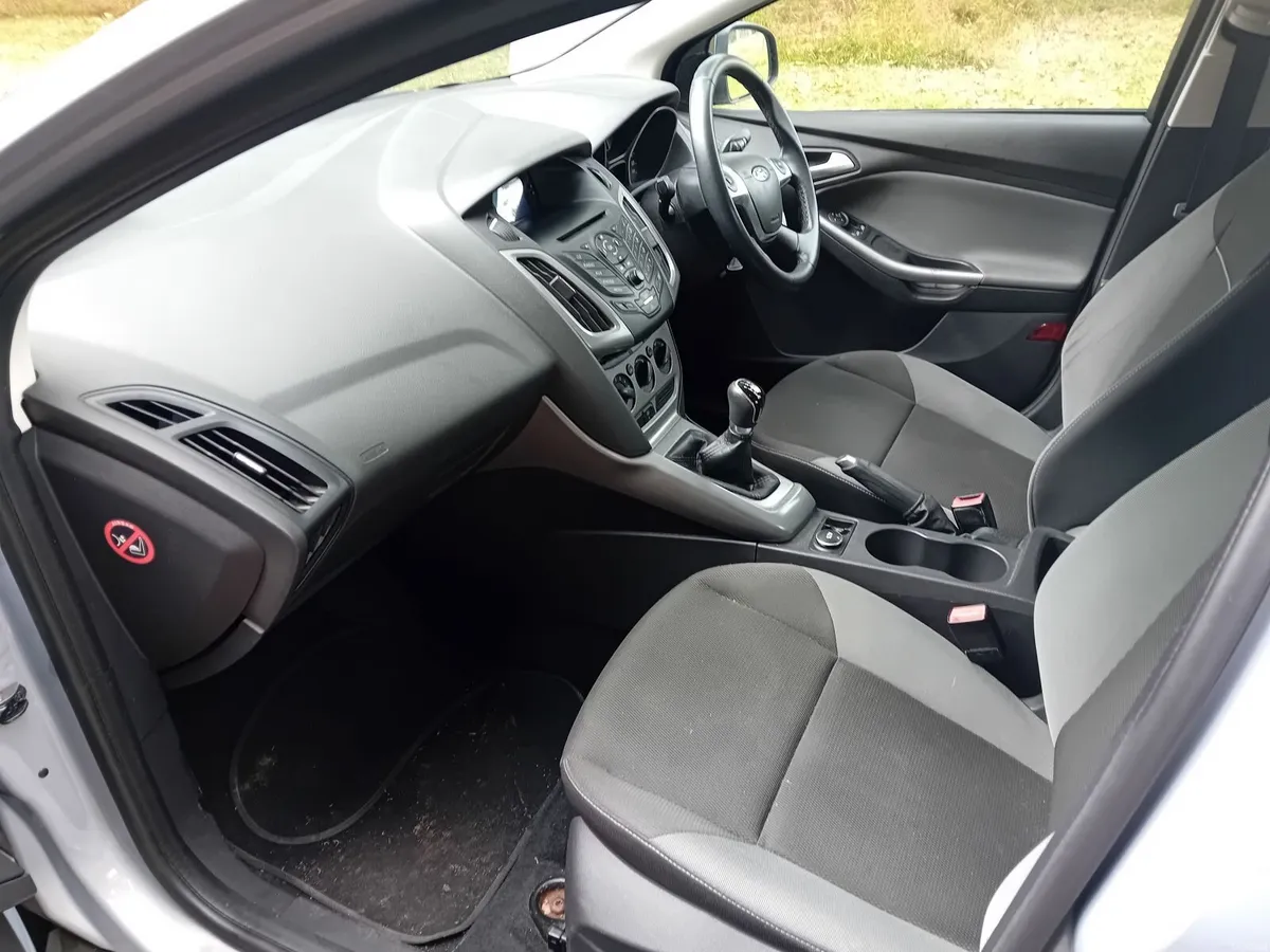 Ford Focus 2011 - Light  Damage - Image 5