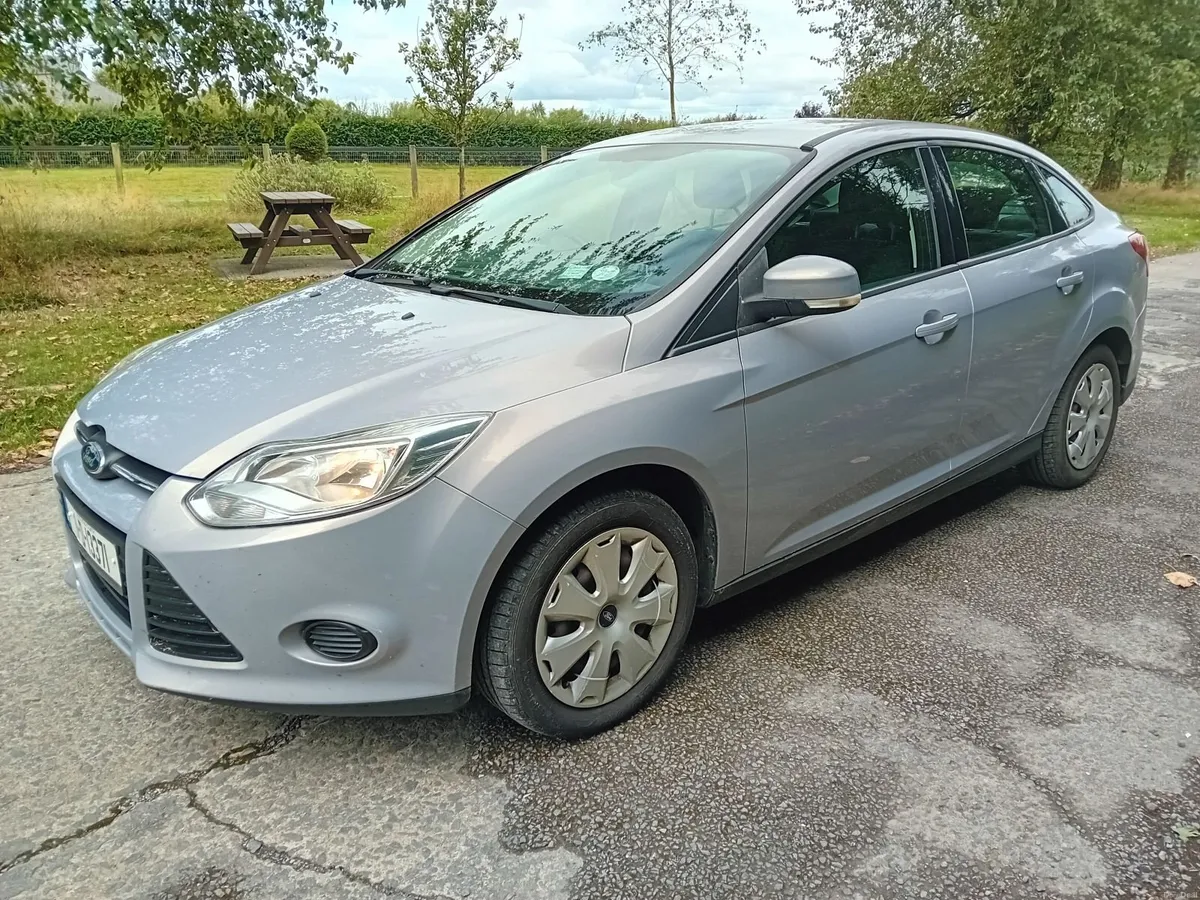 Ford Focus 2011 - Light  Damage - Image 2