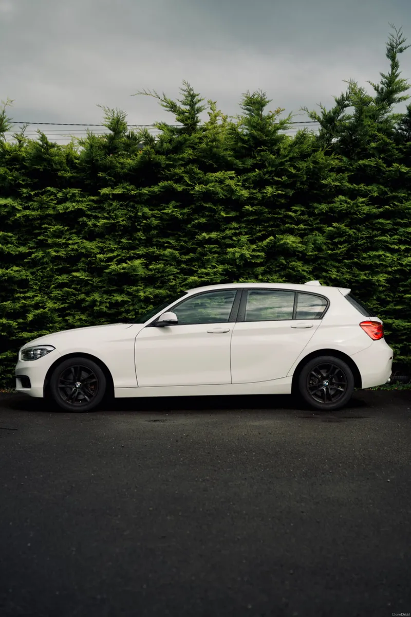 BMW 118i SE 2017 | Premium Hatchback - Image 2