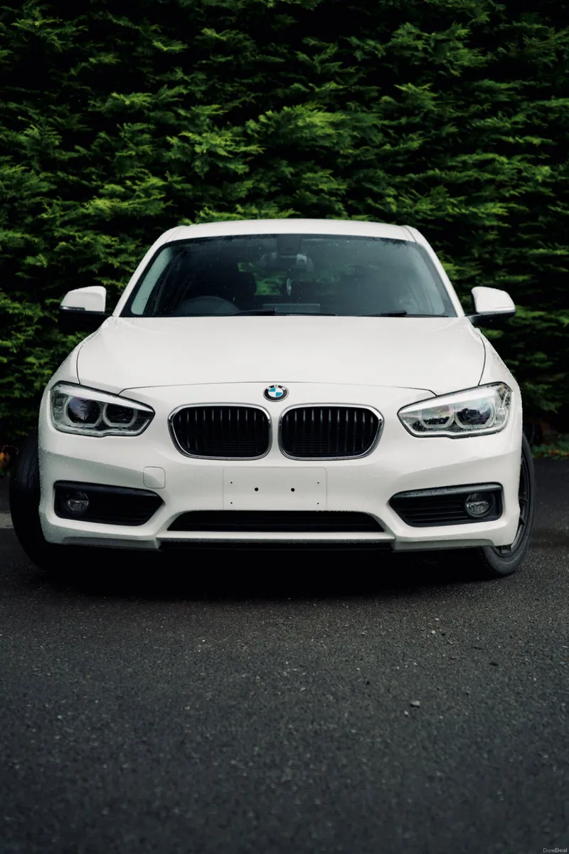 BMW 118i SE 2017 | Premium Hatchback - Image 6