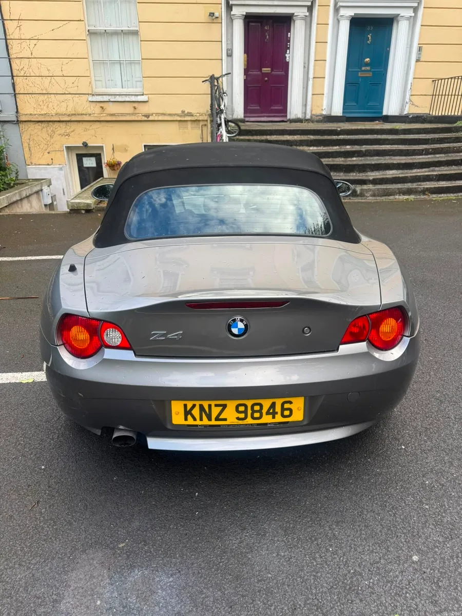 BMW Z4 2005 Grey 2.0L - Image 3