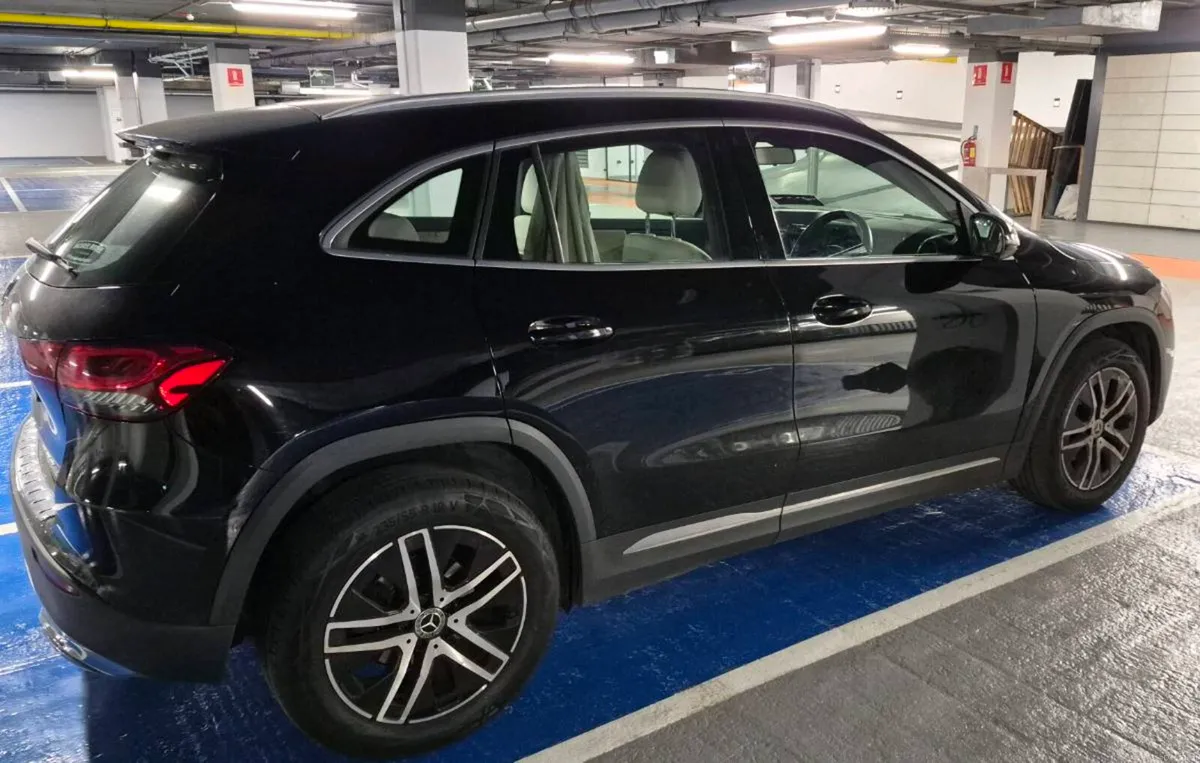 2021 (212) Mercedes-Benz GLA Progressive - Image 4