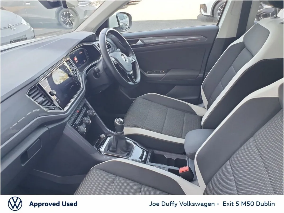 Volkswagen T-Roc R-LINE 1.5TSI 150HP MHEV AUTO New - Image 3