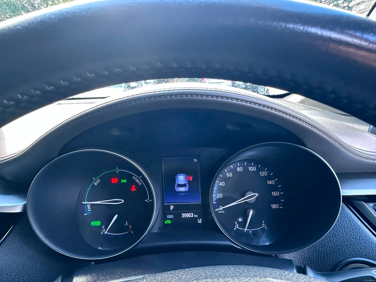 TOYOTA C-HR 2019 NEW  SHAPE  HYBRID  AUTOMATIC 🔥 - Image 6