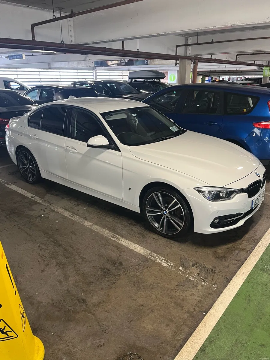 BMW 330e - 182 - hybrid petrol - Image 3