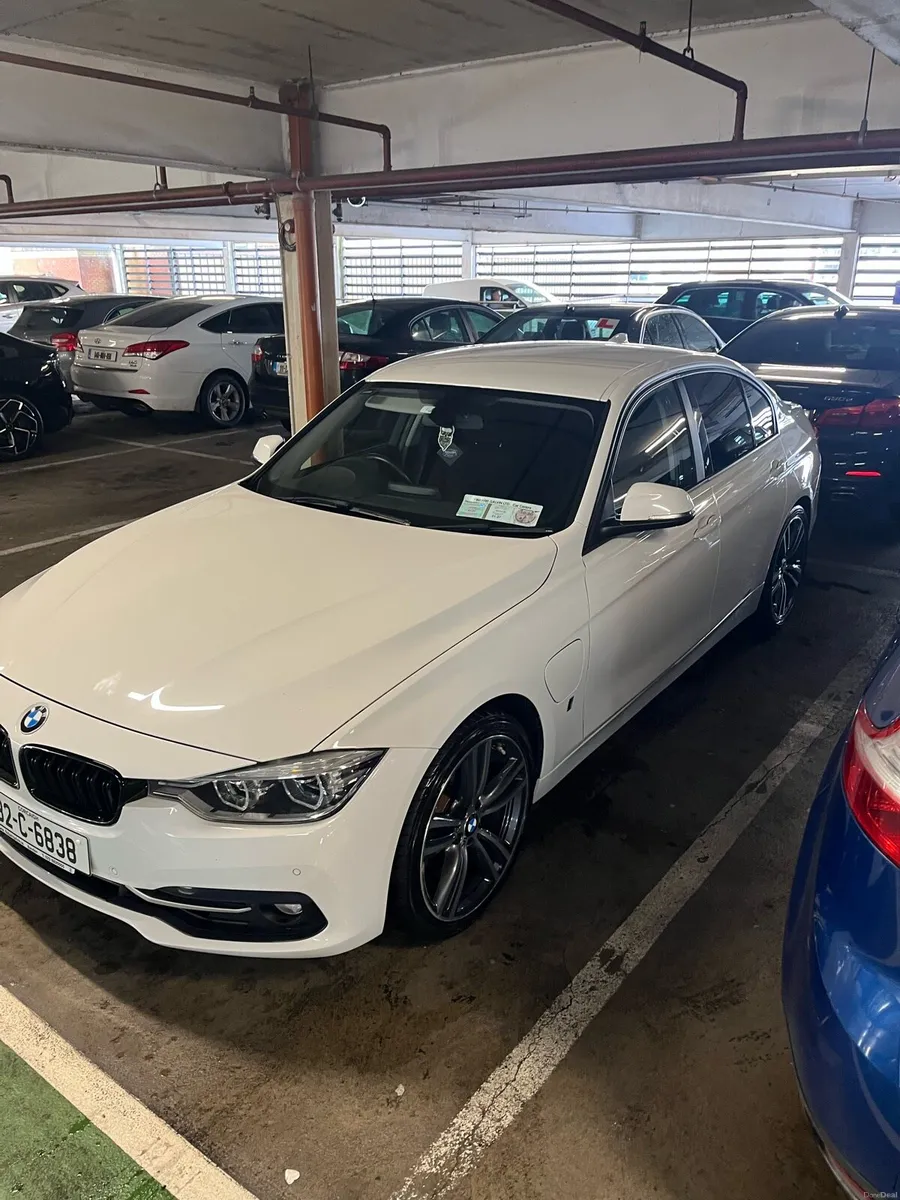 BMW 330e - 182 - hybrid petrol - Image 6