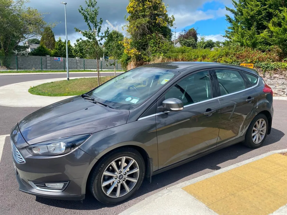 2017 Ford Focus Automtic /132kkm /11-Mnth  warrety - Image 4