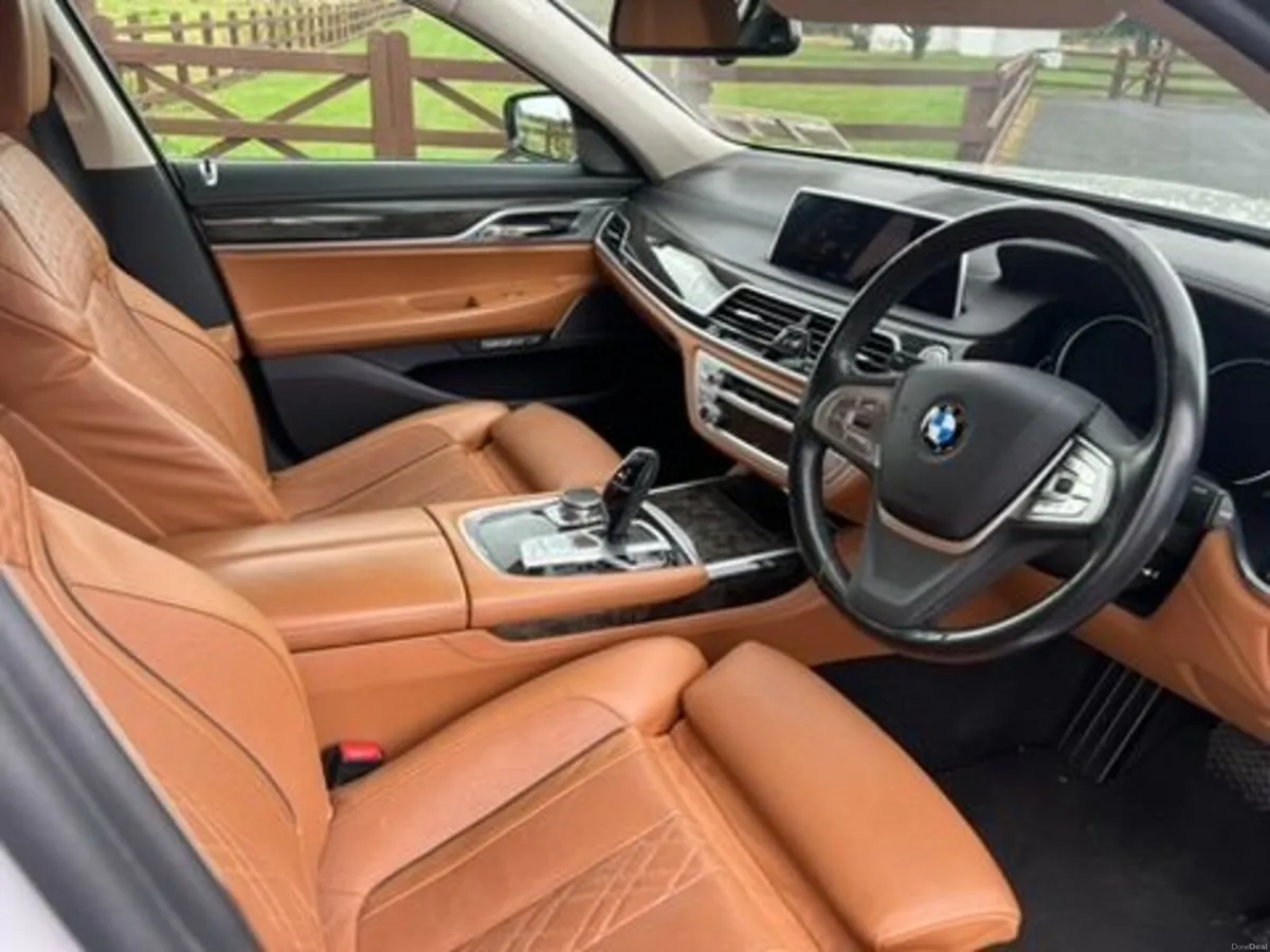 BMW 7-Series 2016 - Image 6