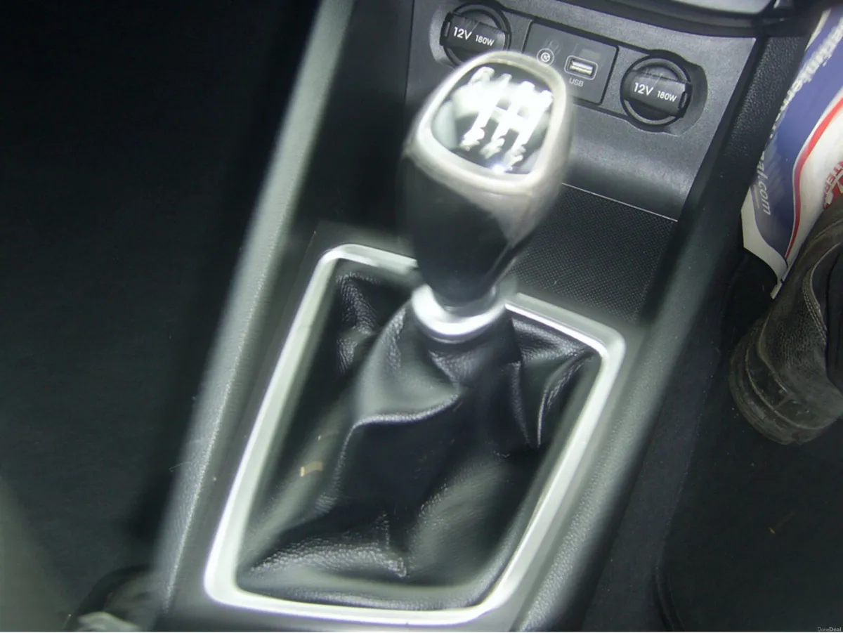 Hyundai i20 1.1 DELUXE 5DR DIESEL - Image 6